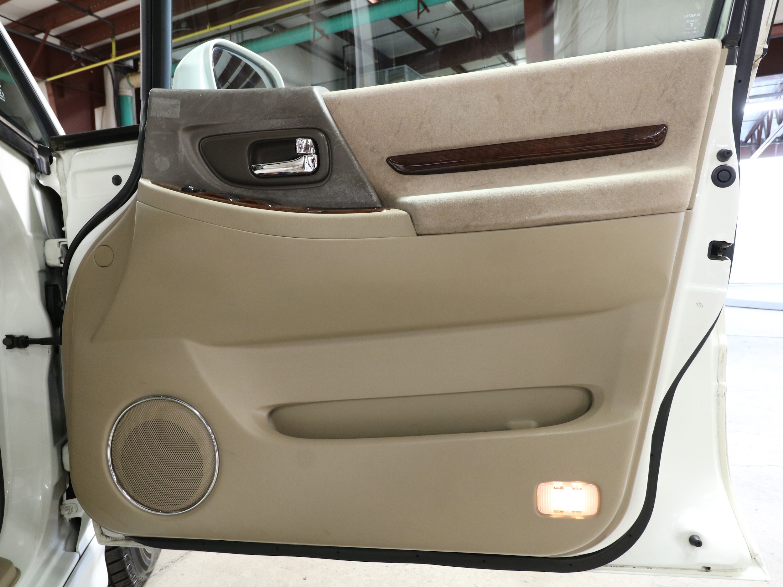 1999 Nissan Presage 27