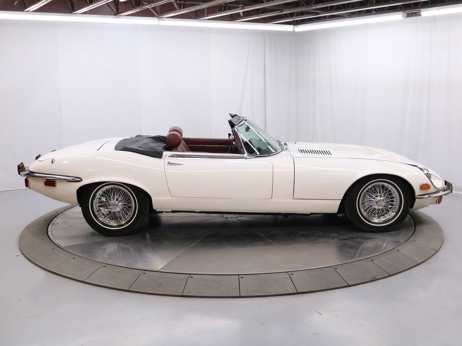 1974 Jaguar E-Type 129