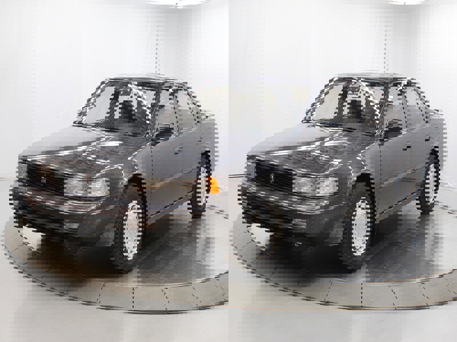 1992 Nissan Maxima SE photo 2