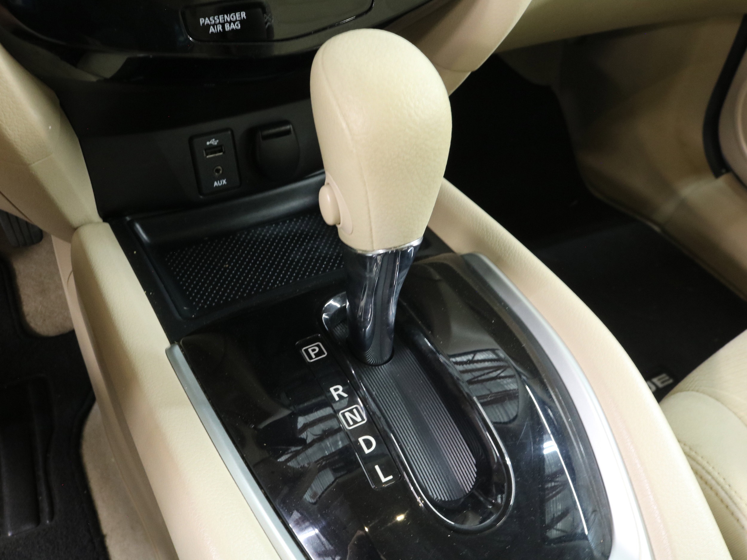 2015 Nissan Rogue 14