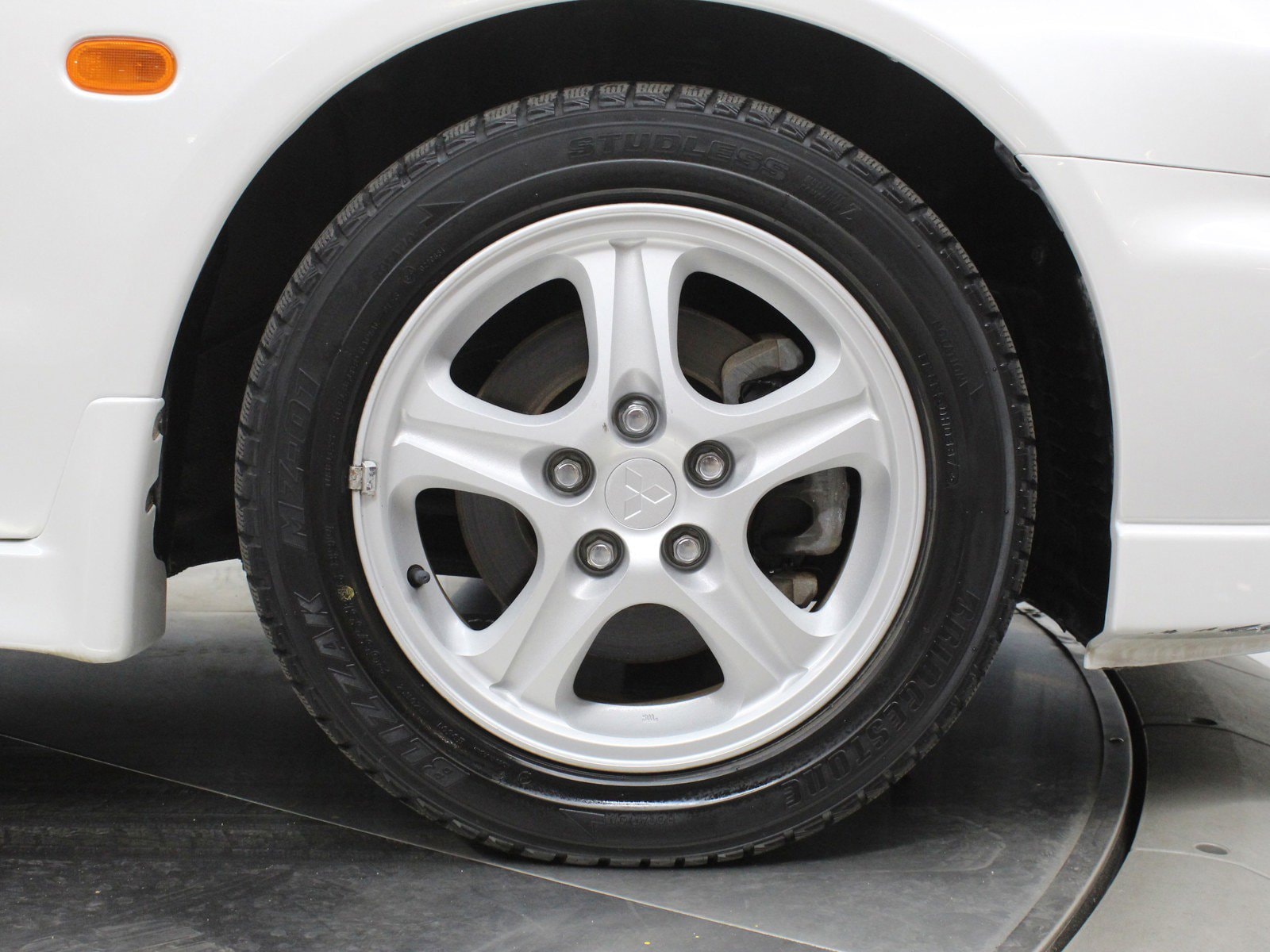 1997 Mitsubishi Legnum 30