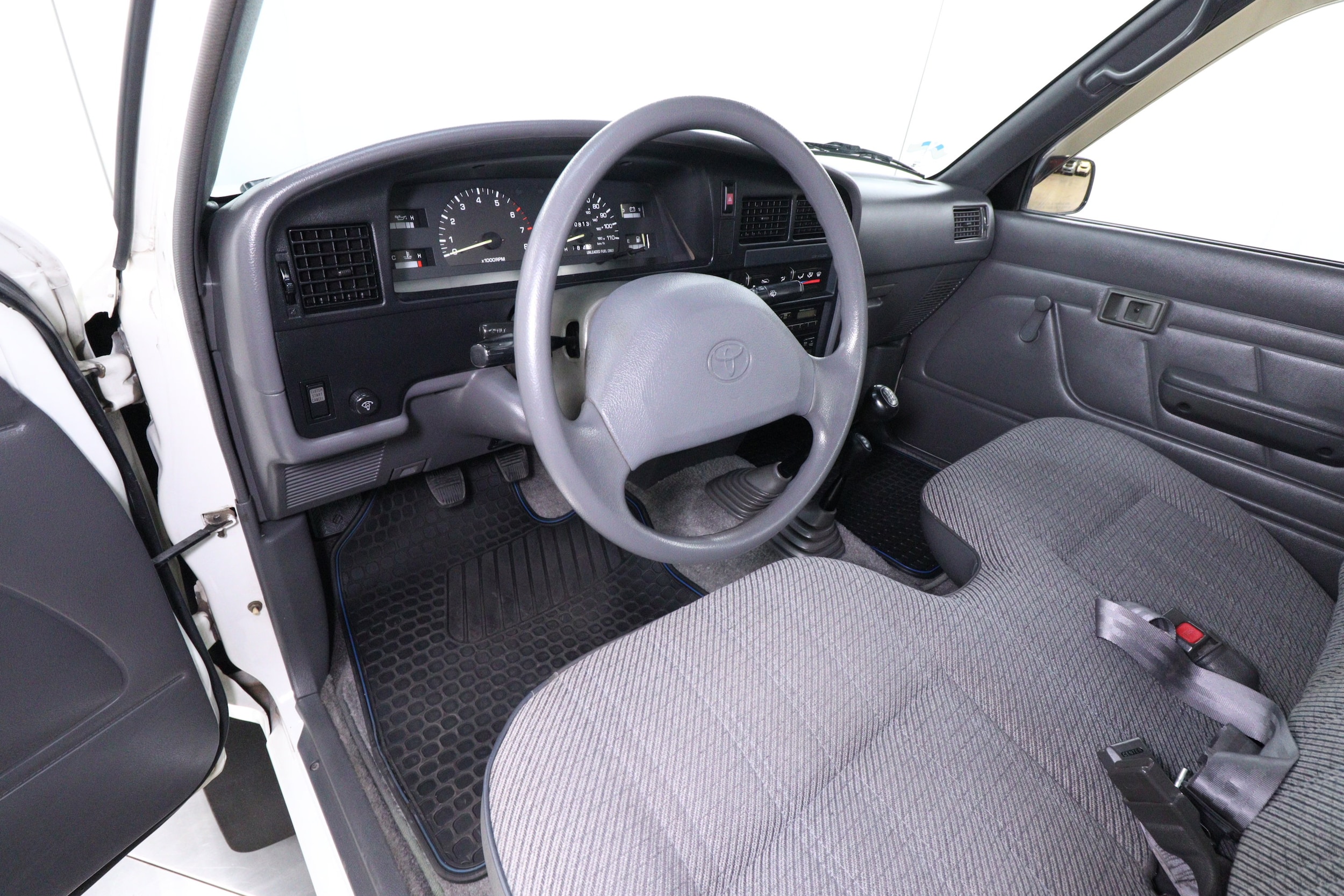 1994 Toyota Pickup 9