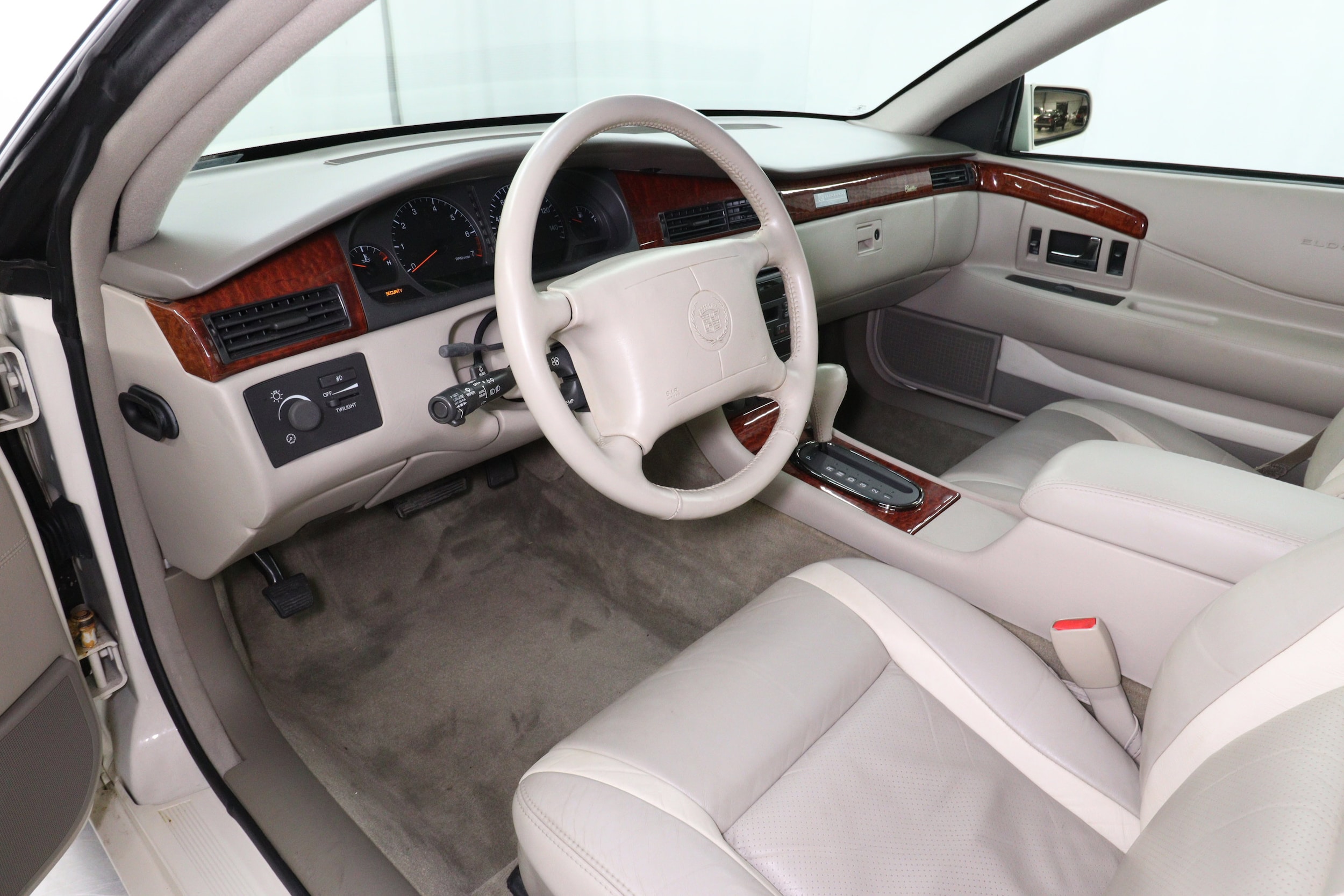 2002 Cadillac Eldorado 9