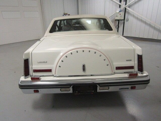 1982 Lincoln Continental 6
