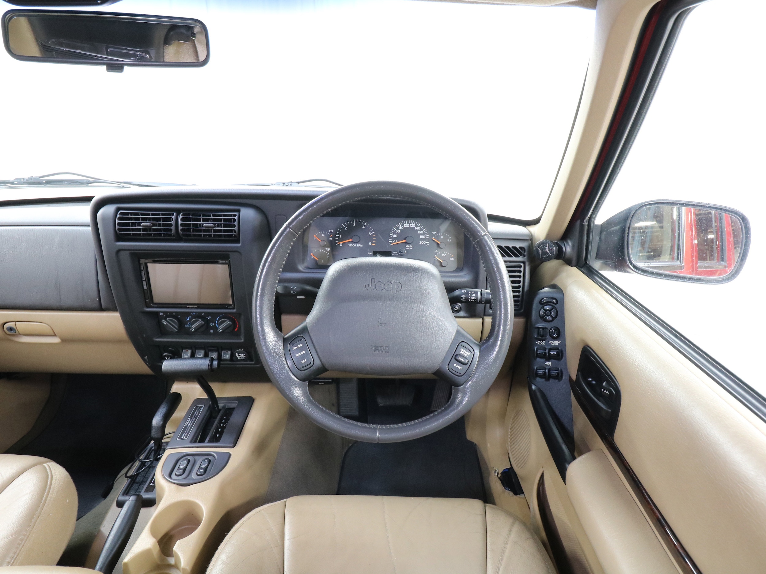 2000 Jeep Cherokee 10