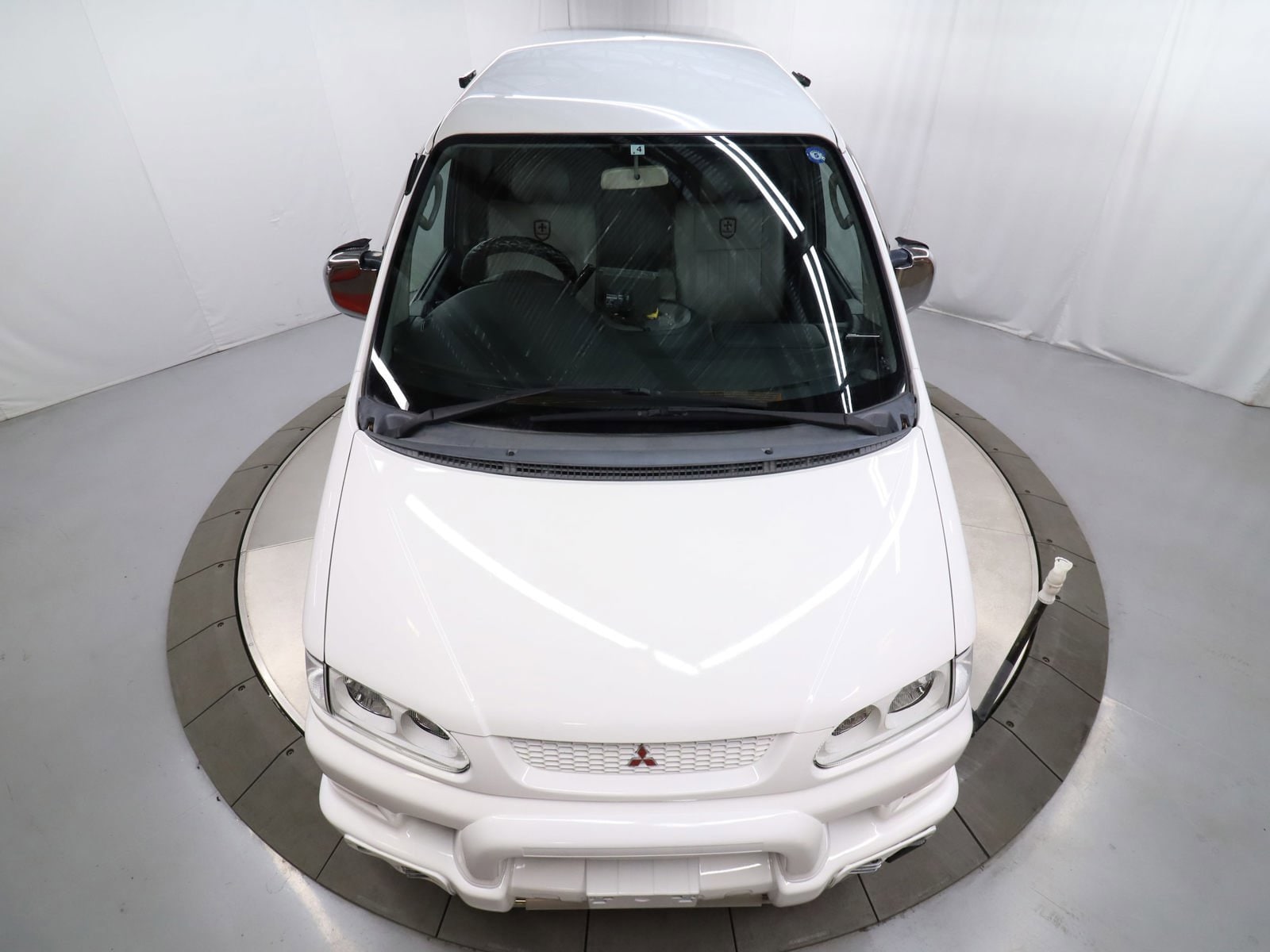 1998 Mitsubishi Delica 43