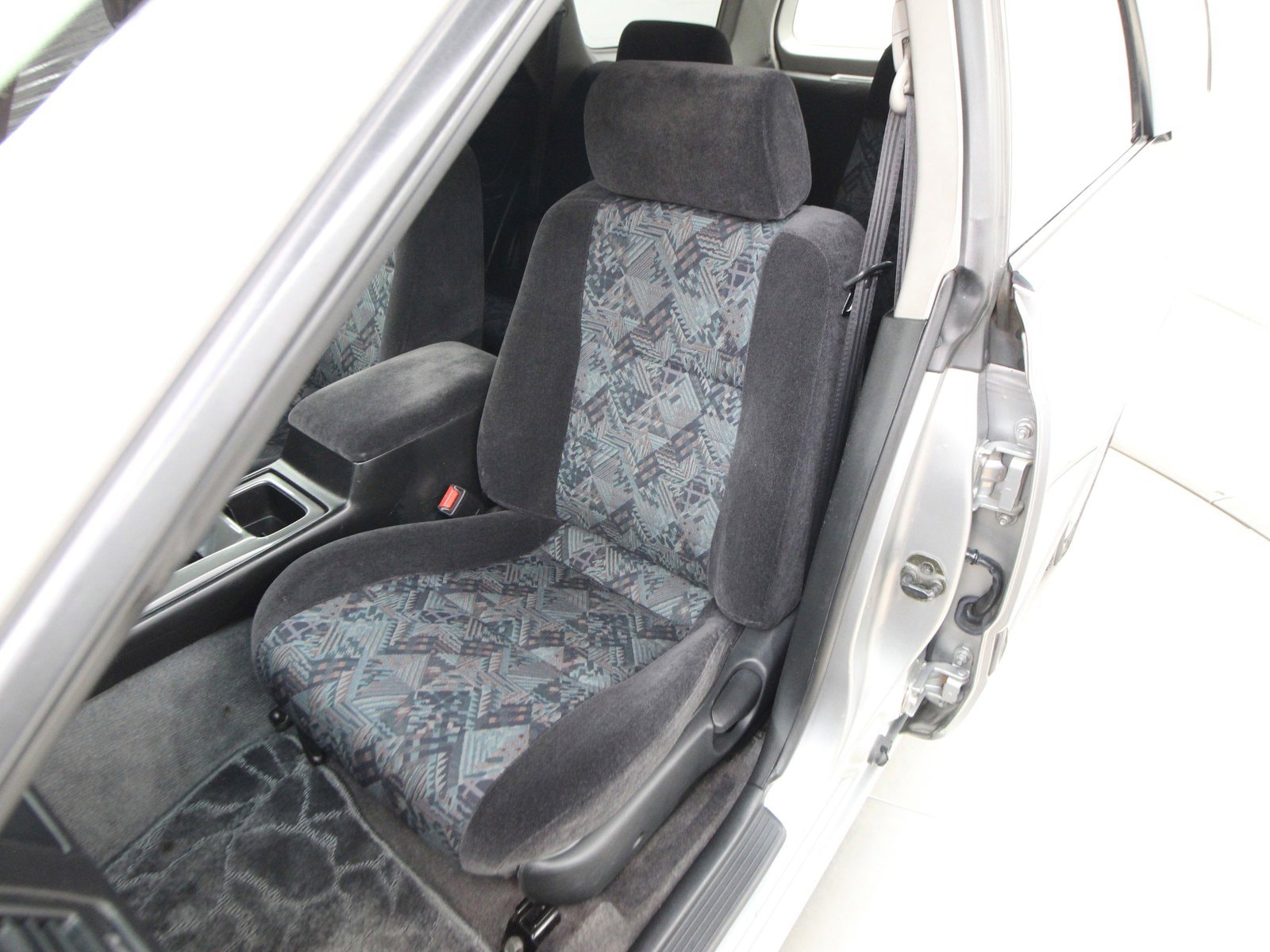 1996 Nissan Stagea 17