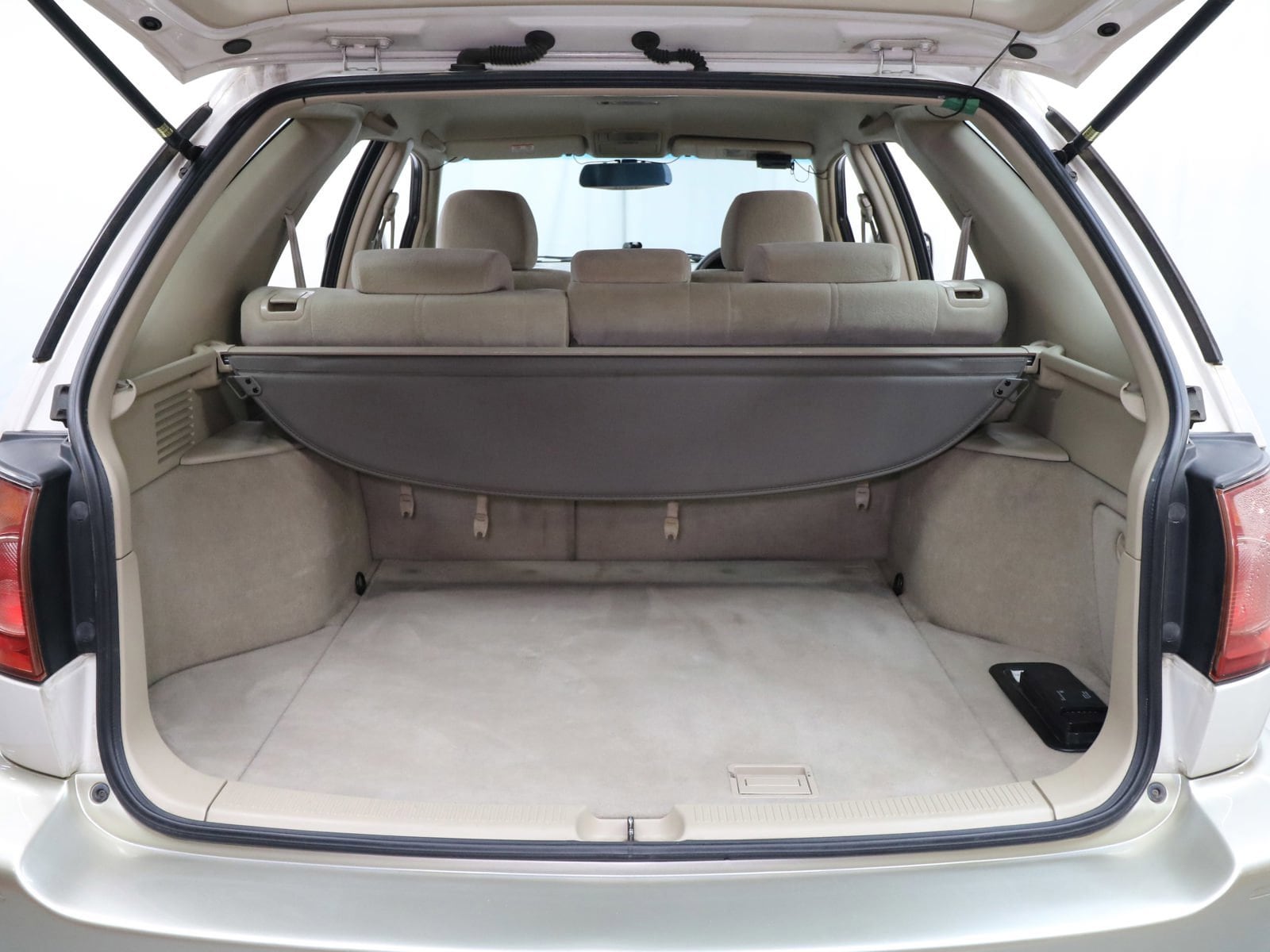 1998 Toyota Harrier 29