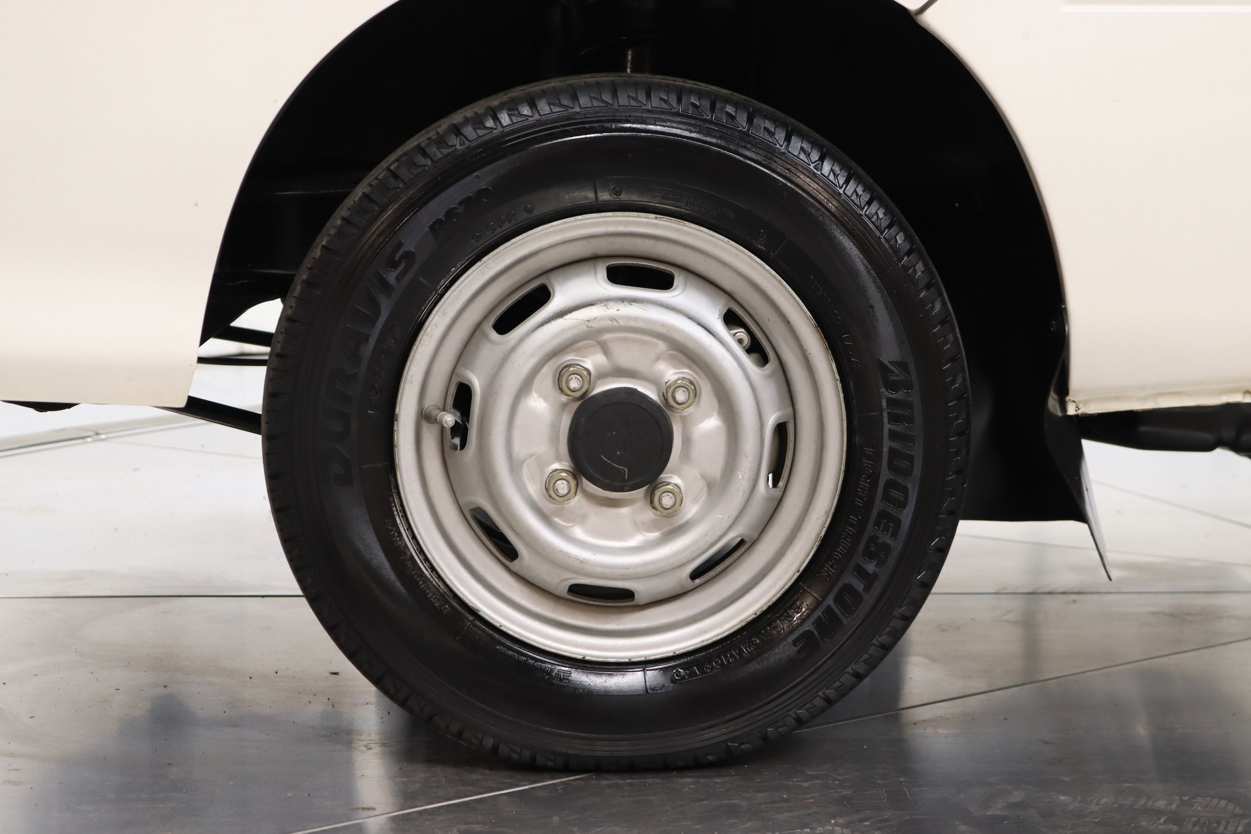 1998 Daihatsu Hijet 38