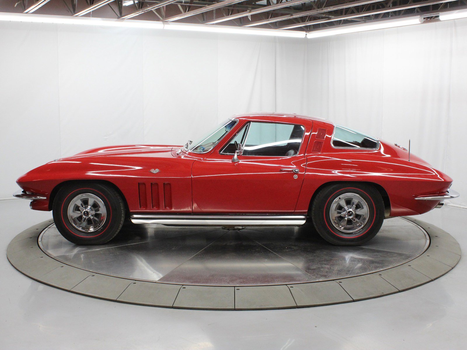 1965 Chevrolet Corvette 11