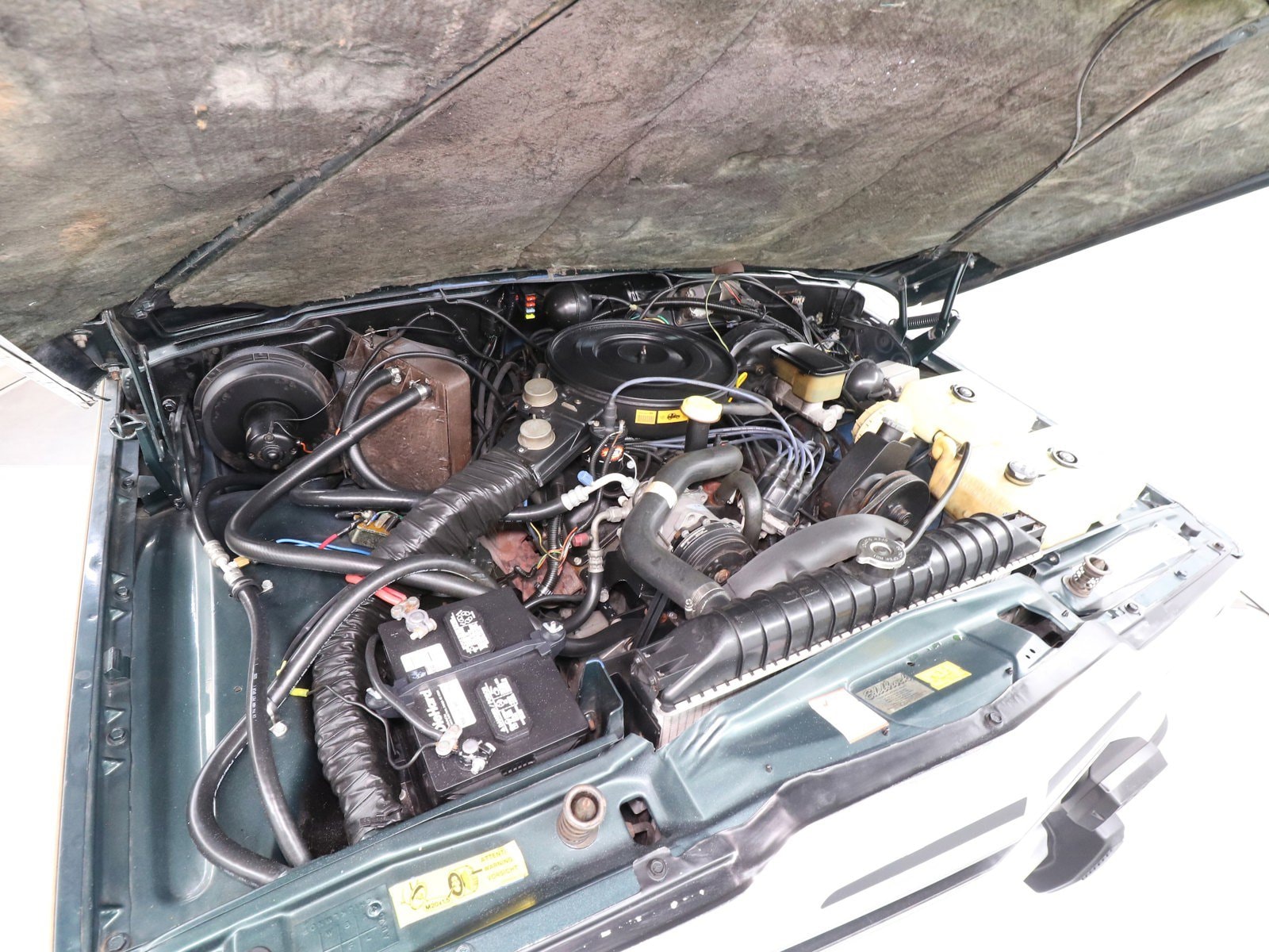 1991 Jeep Grand Wagoneer 23