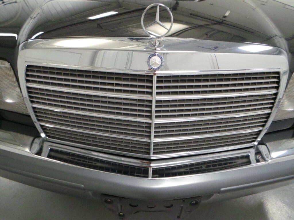 1991 Mercedes-Benz 300 SEL 48