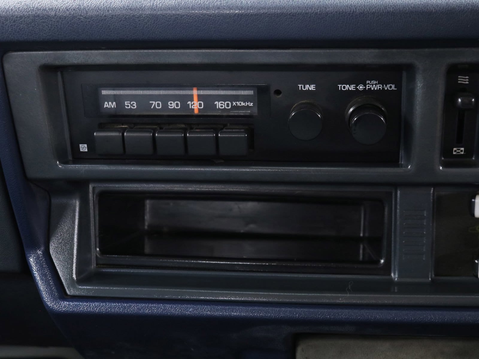 1998 Toyota Liteace 11