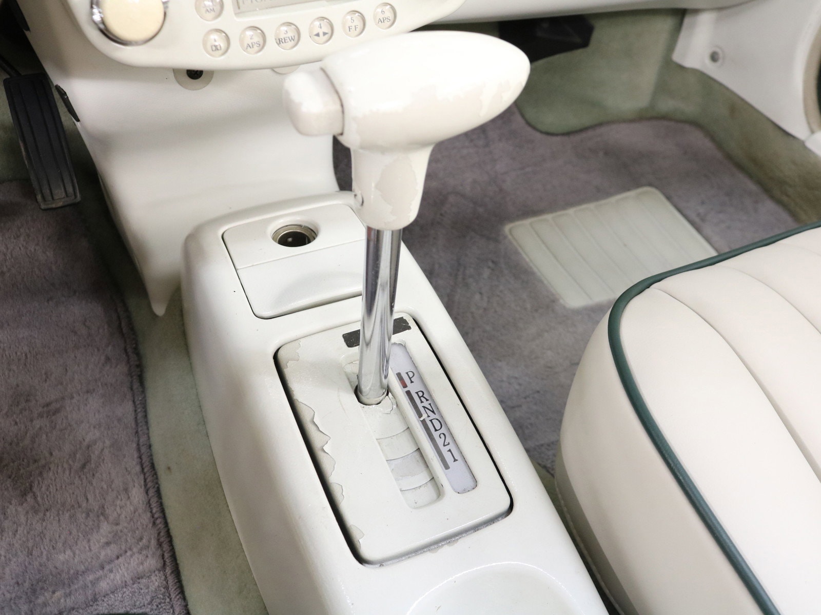1992 Nissan Figaro 17