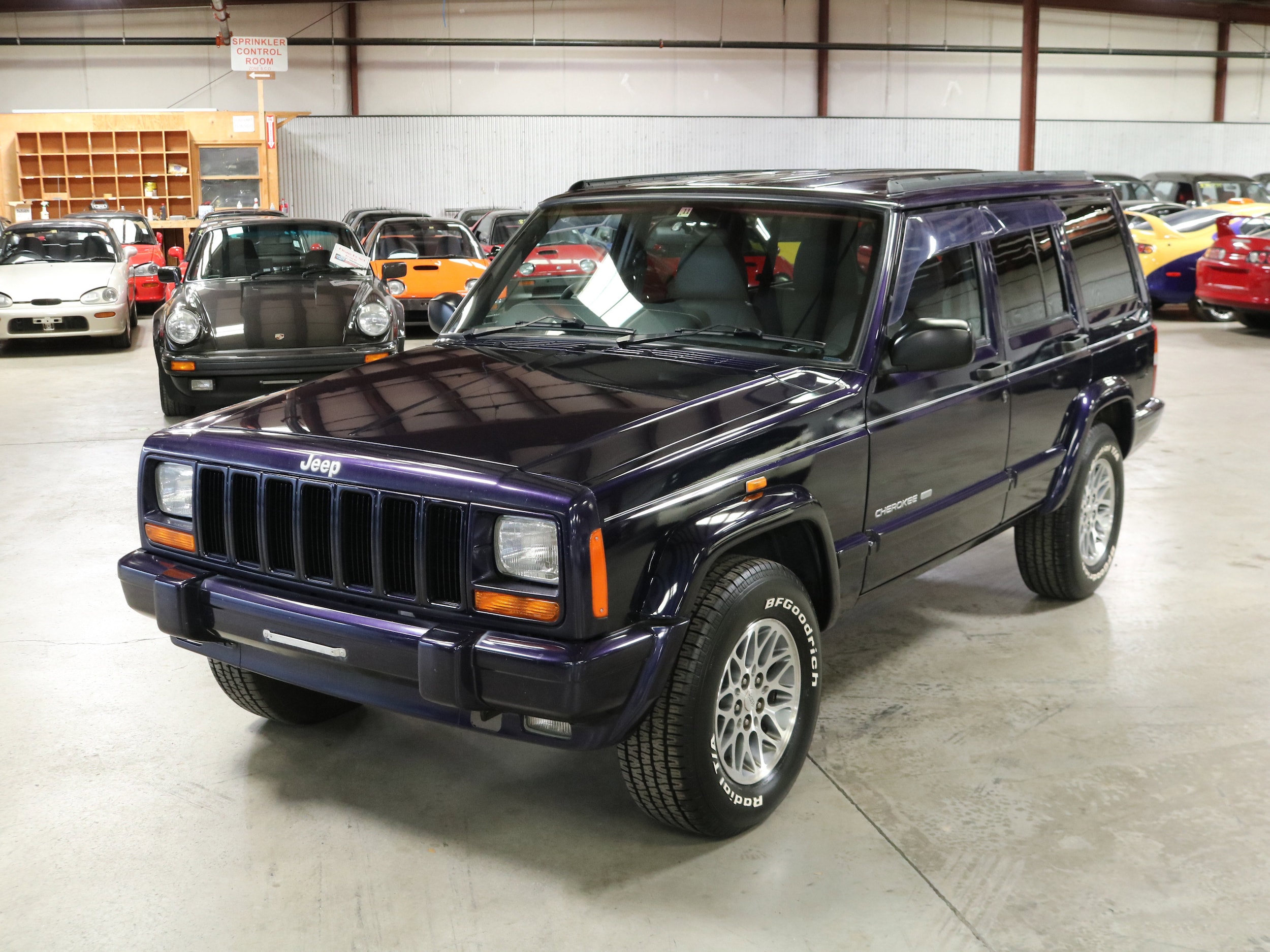 1999 Jeep Cherokee 2