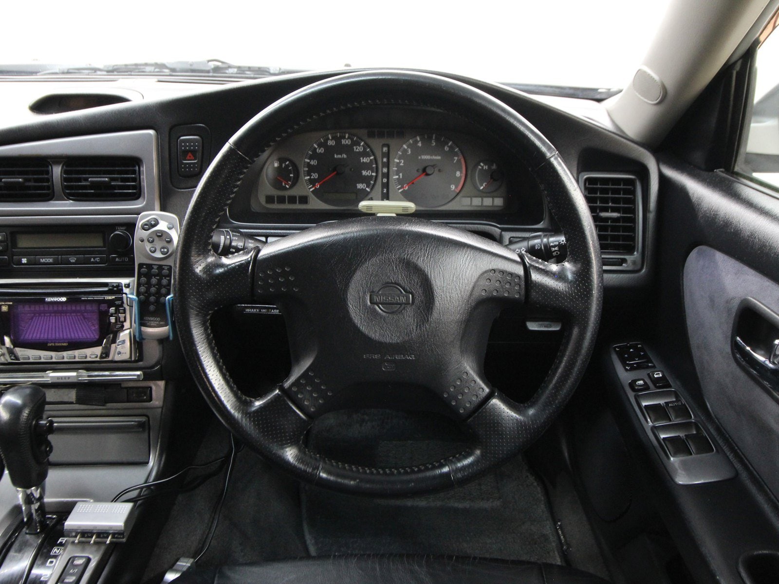 1997 Nissan Stagea 10