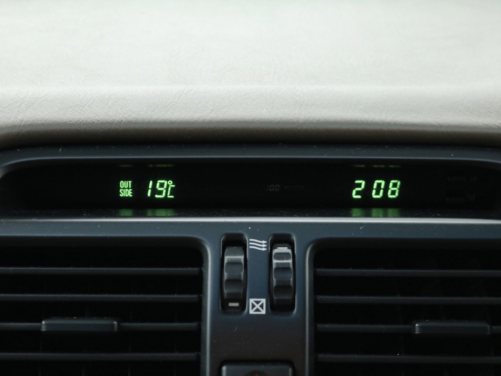 1997 Toyota Celsior 12