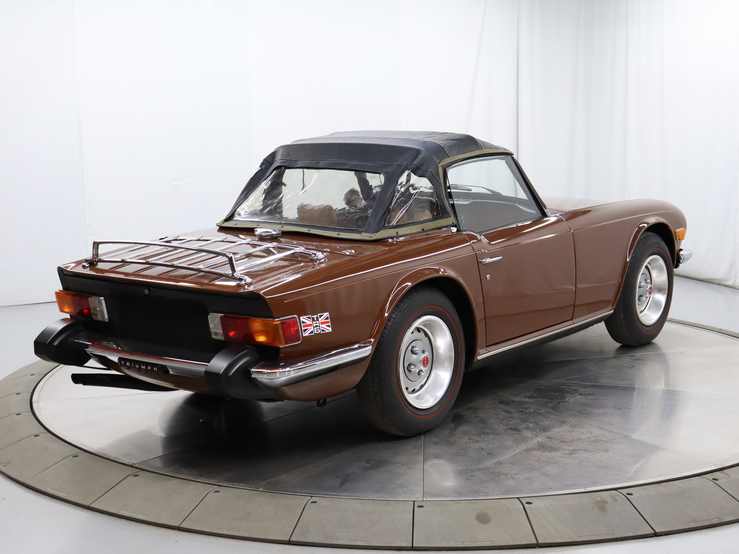 1976 Triumph TR6 21