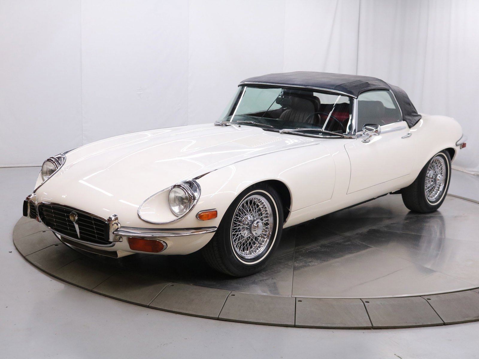 1974 Jaguar E Type 11