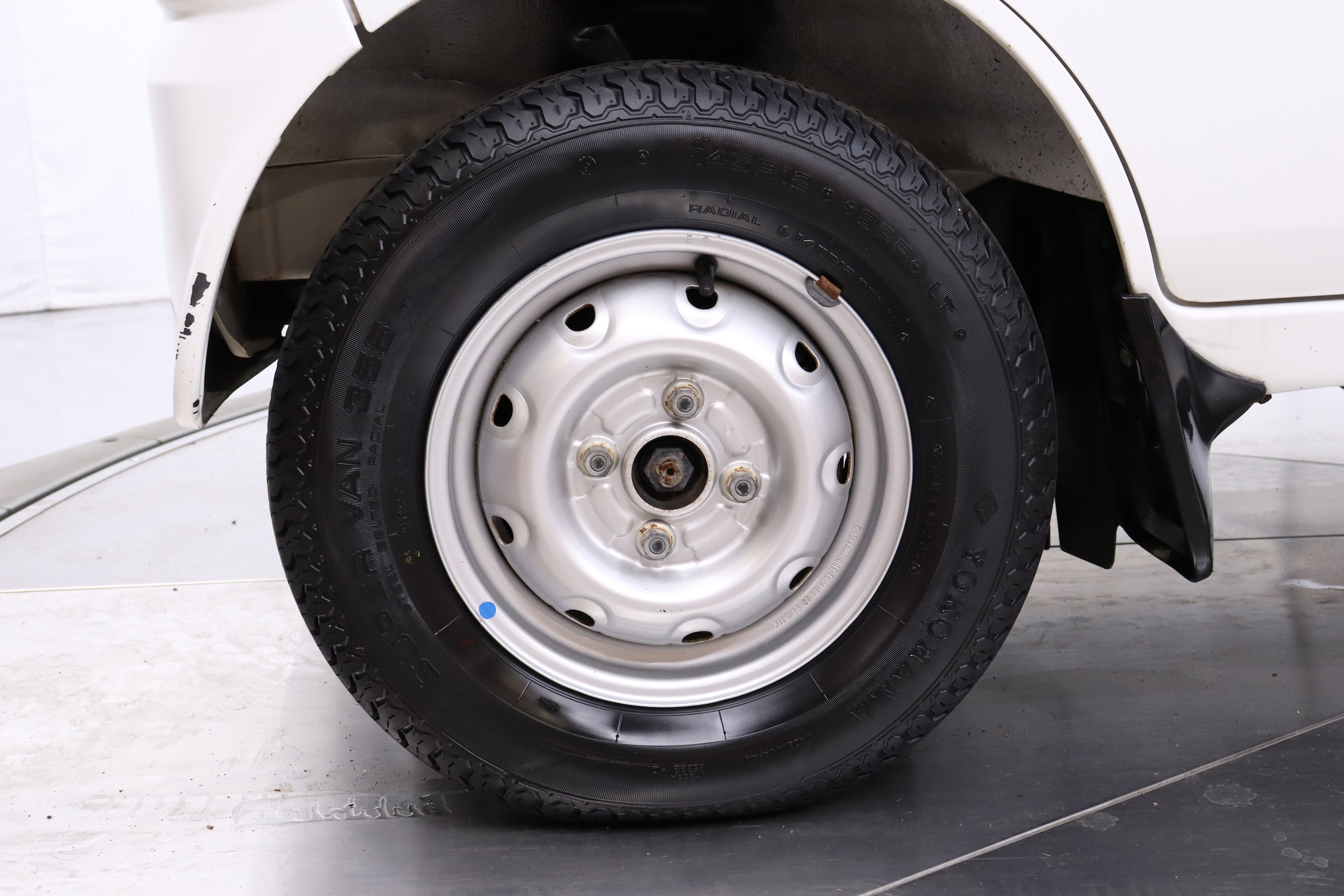 1999 Suzuki Carry 26