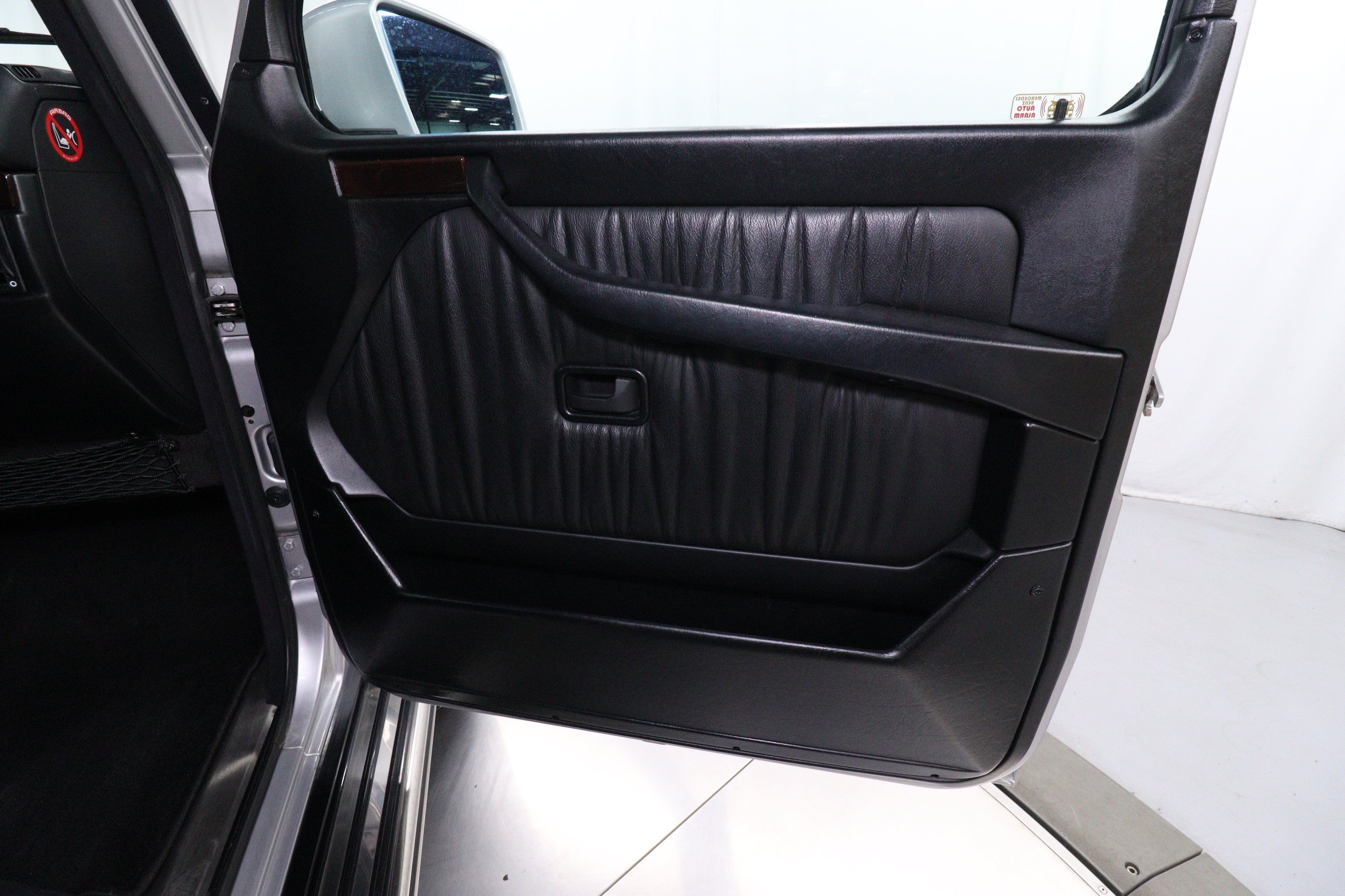 2000 Mercedes Benz AMG G55L 25