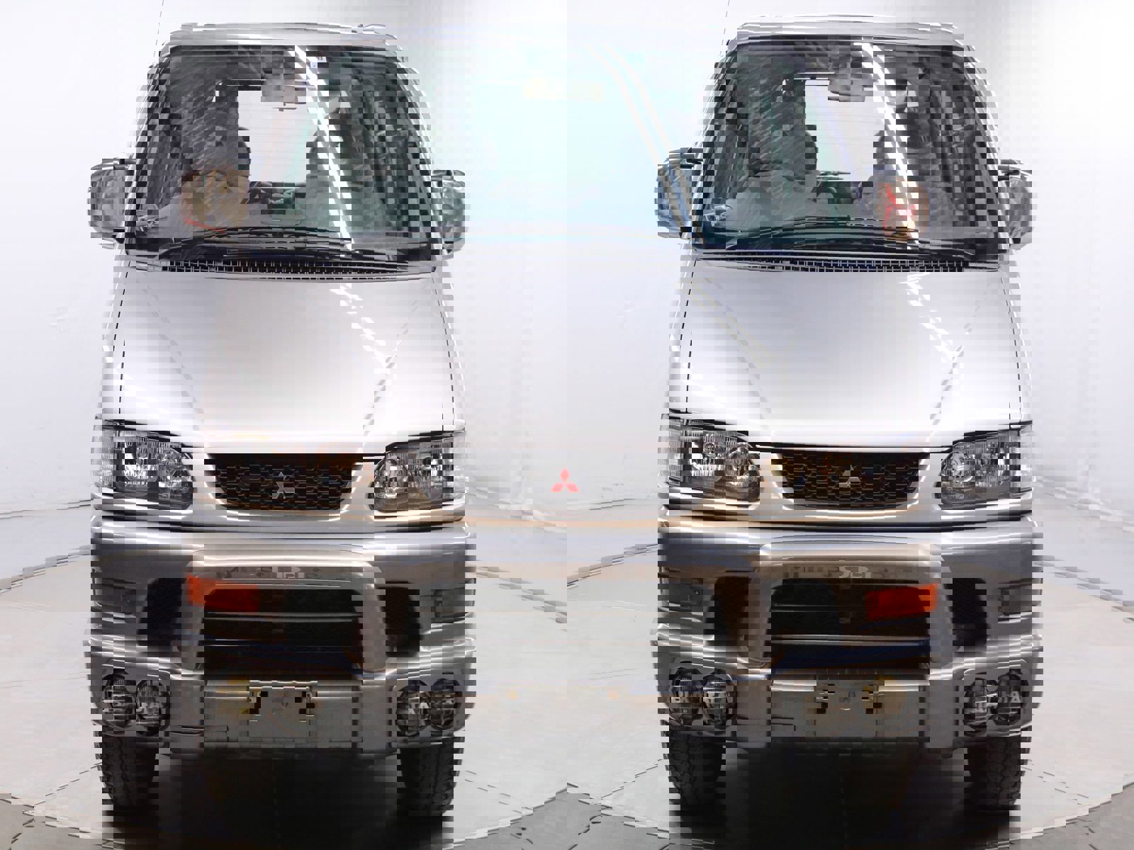 1997 Mitsubishi Delica 3