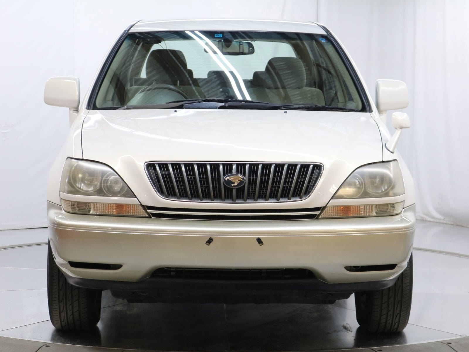 1998 Toyota Harrier 5