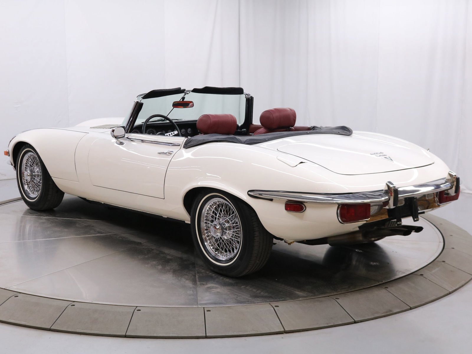 1974 Jaguar E-Type 39
