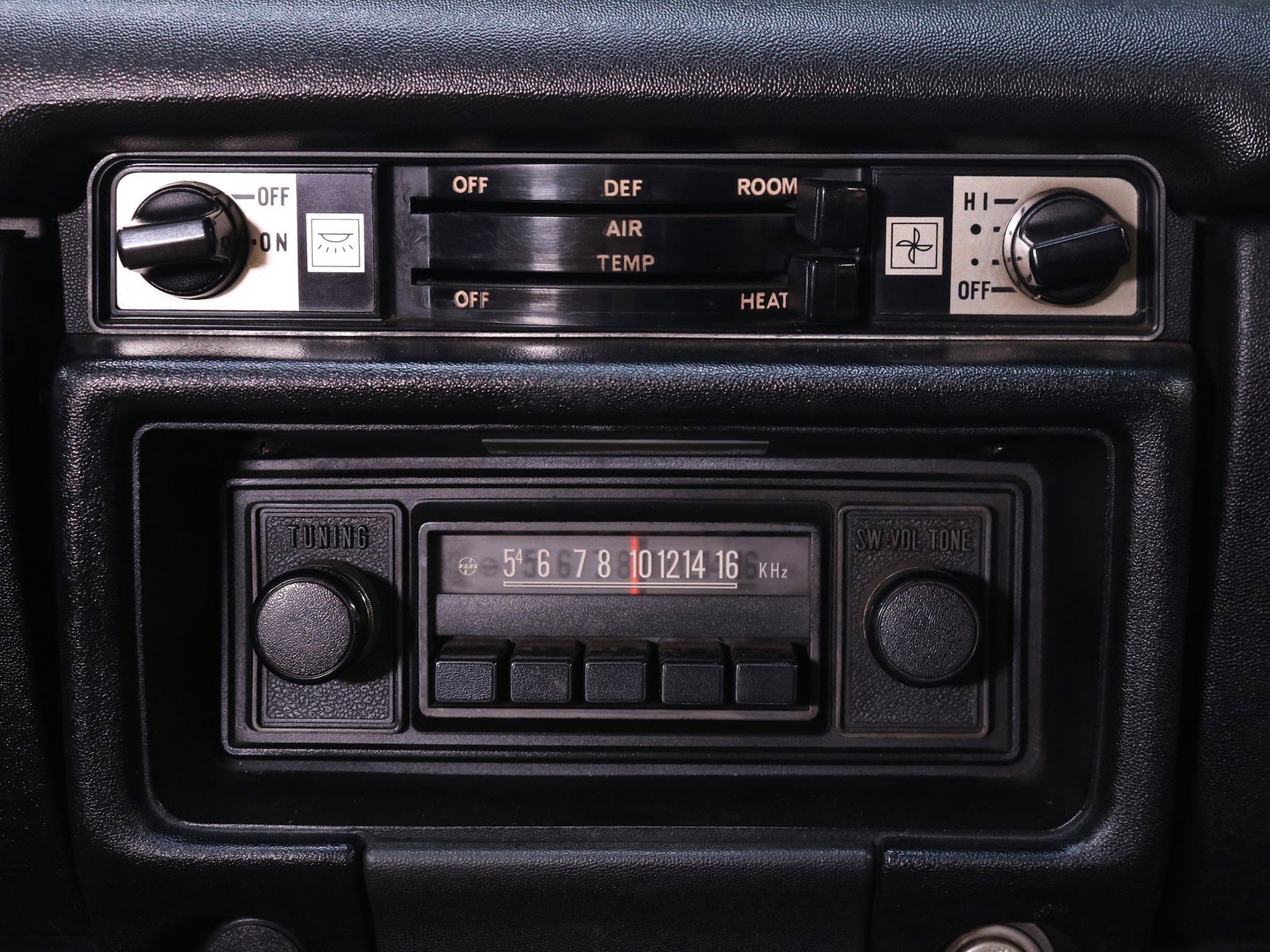 1971 Datsun Bluebird 16