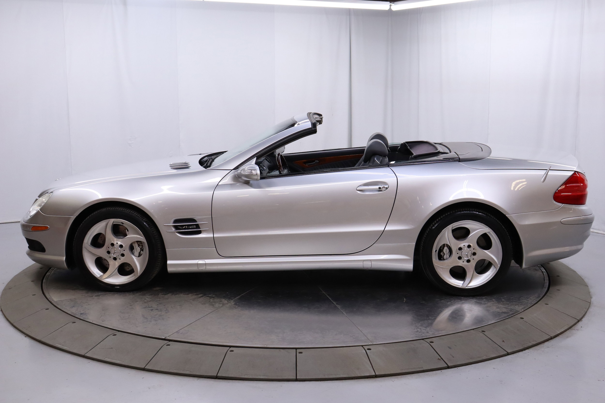 2004 Mercedes-Benz SL-Class 72