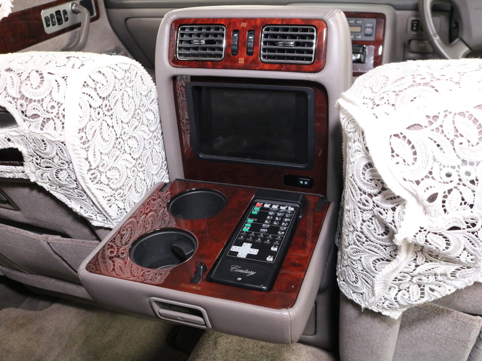 1997 Toyota Century 48
