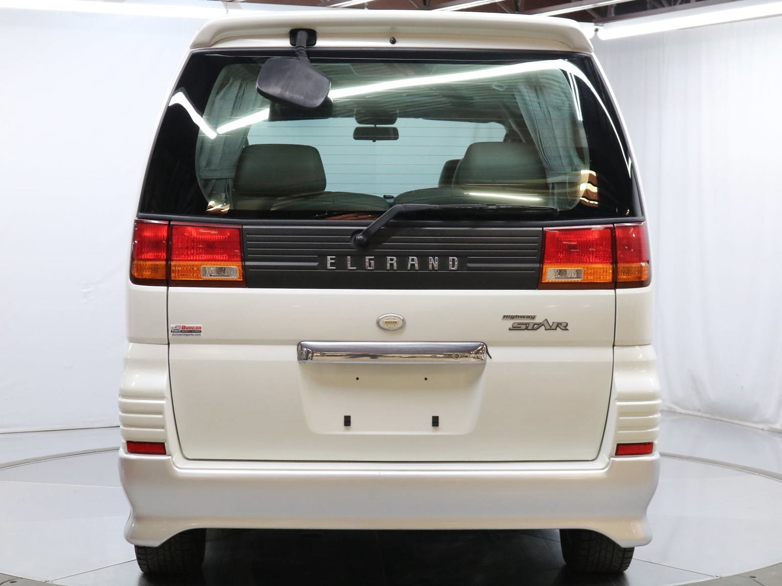 1998 Nissan Elgrand 5