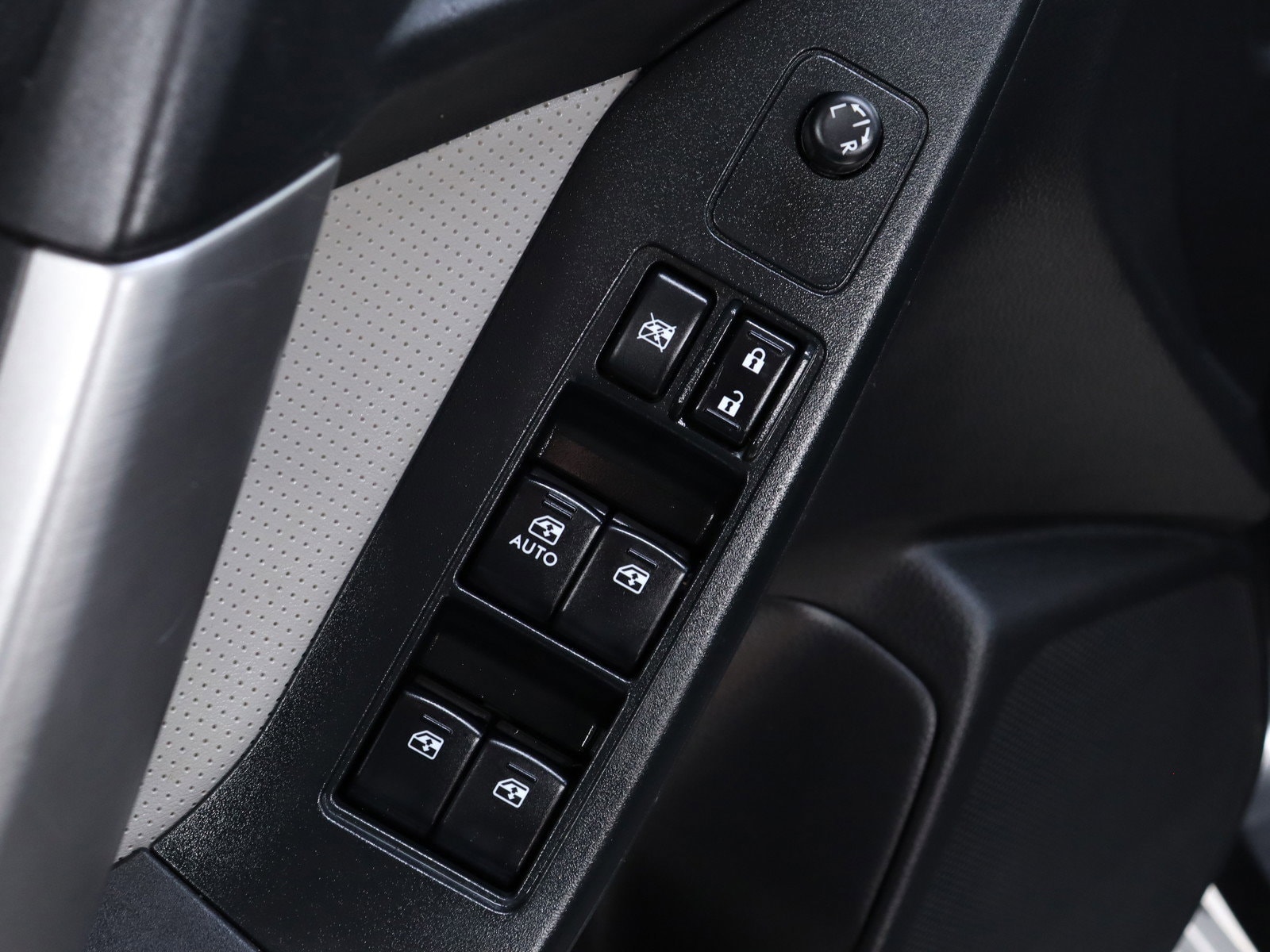 2015 Subaru Forester 24
