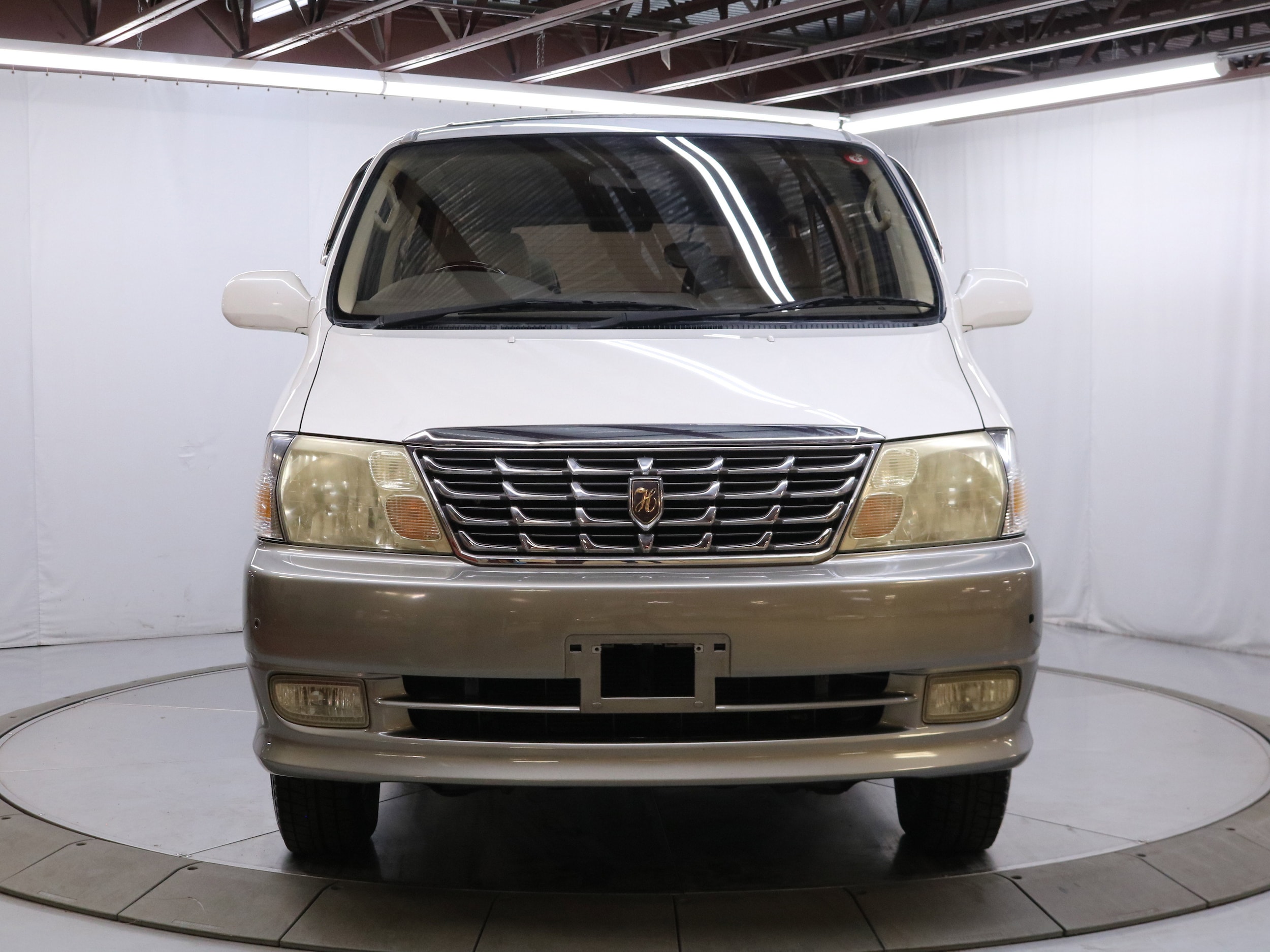 2000 Toyota Grand Hiace 3