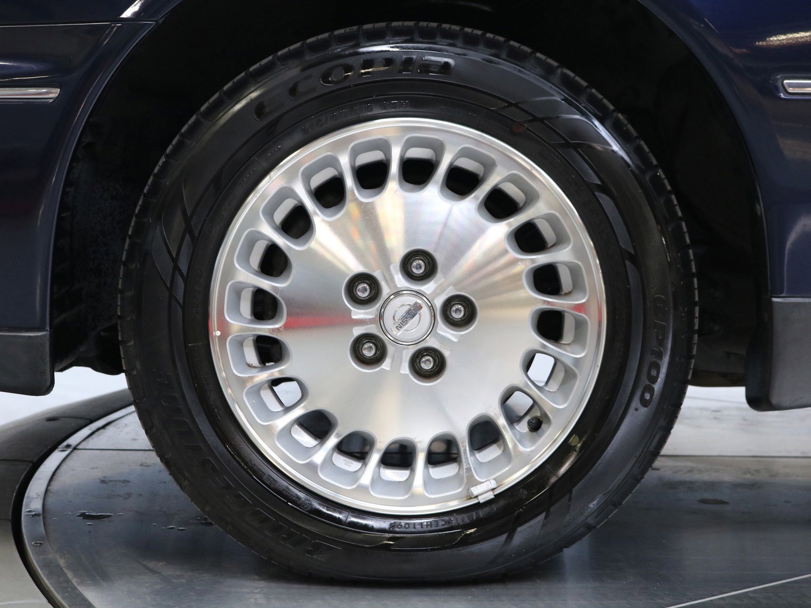 1998 Nissan Cima 32