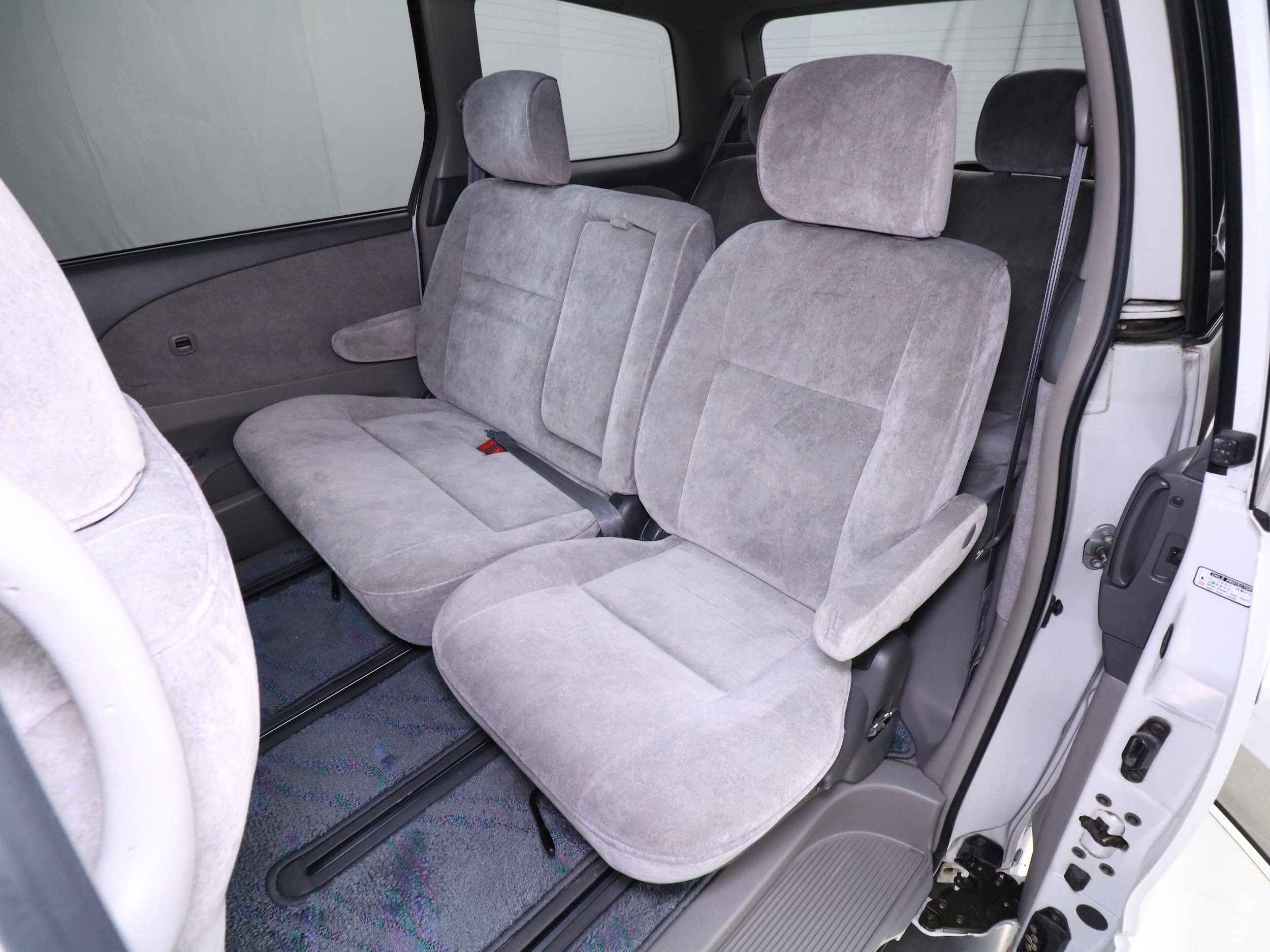 2000 Toyota Estima 24
