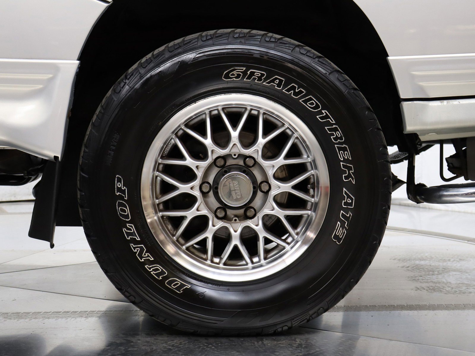 1994 Mitsubishi Delica 29