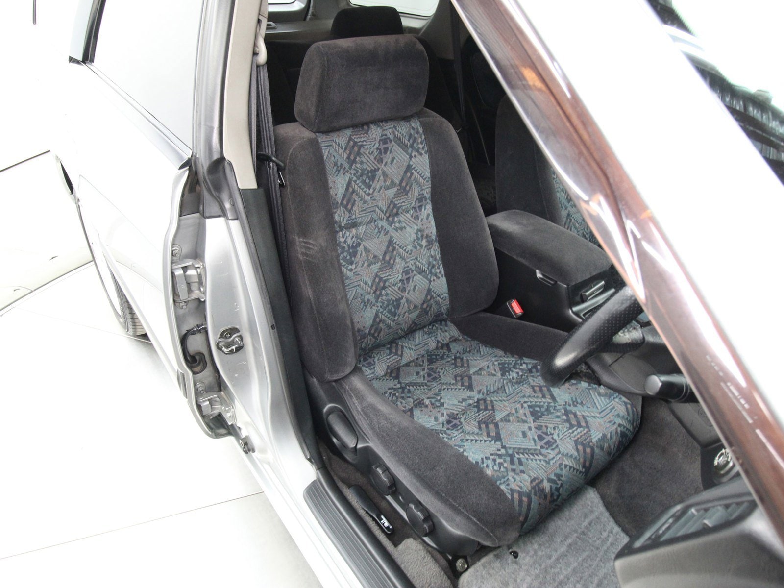 1997 Nissan Stagea 16