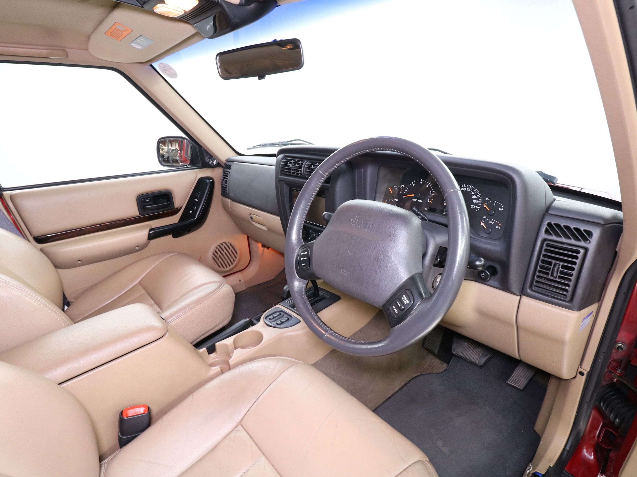 2000 Jeep Cherokee 9
