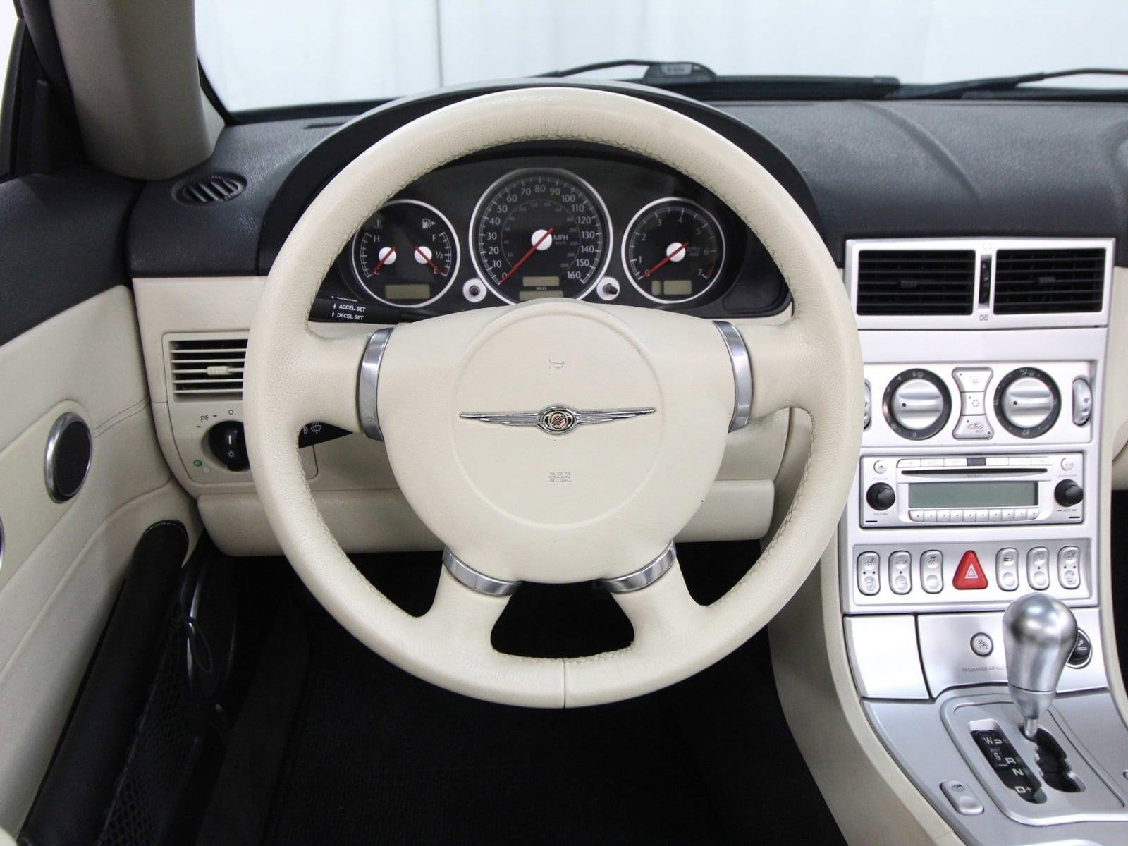 2005 Chrysler Crossfire 12