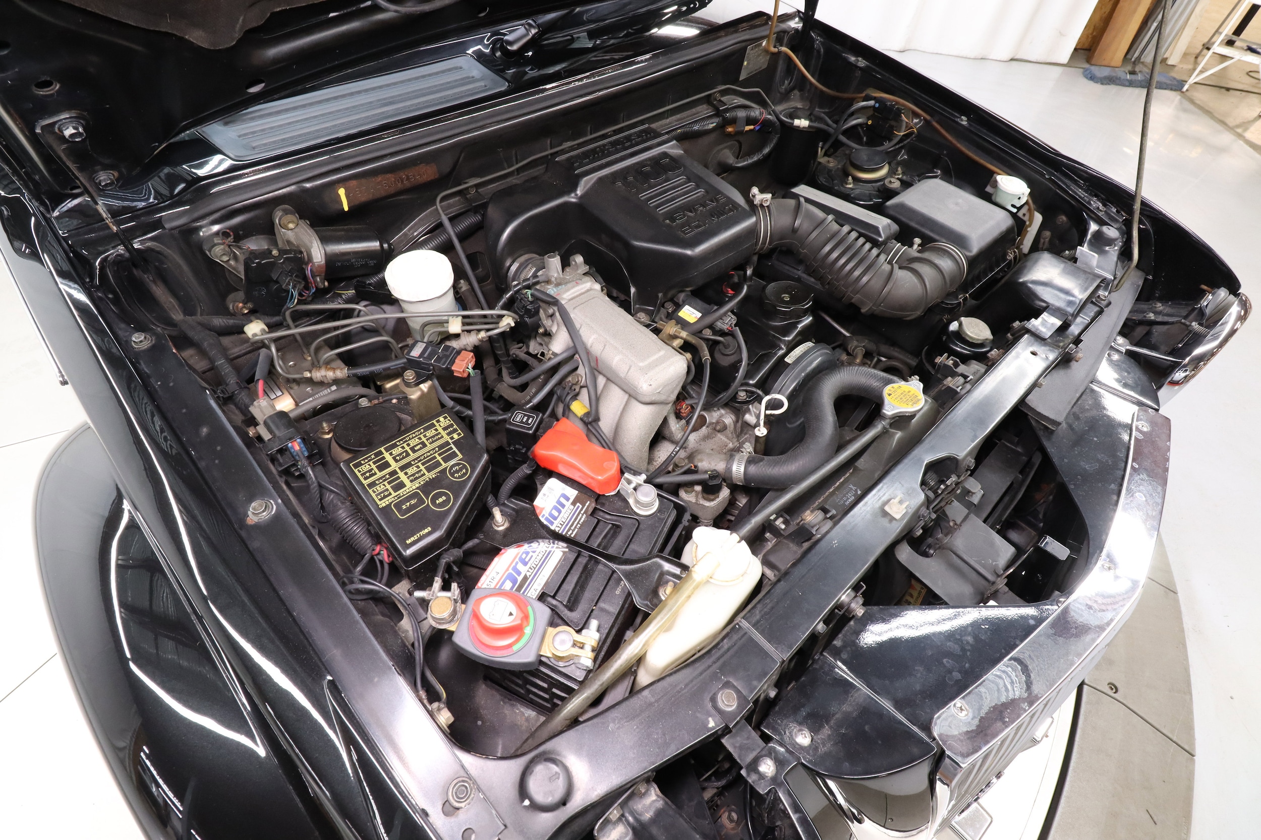 1998 Mitsubishi Pajero Jr 27