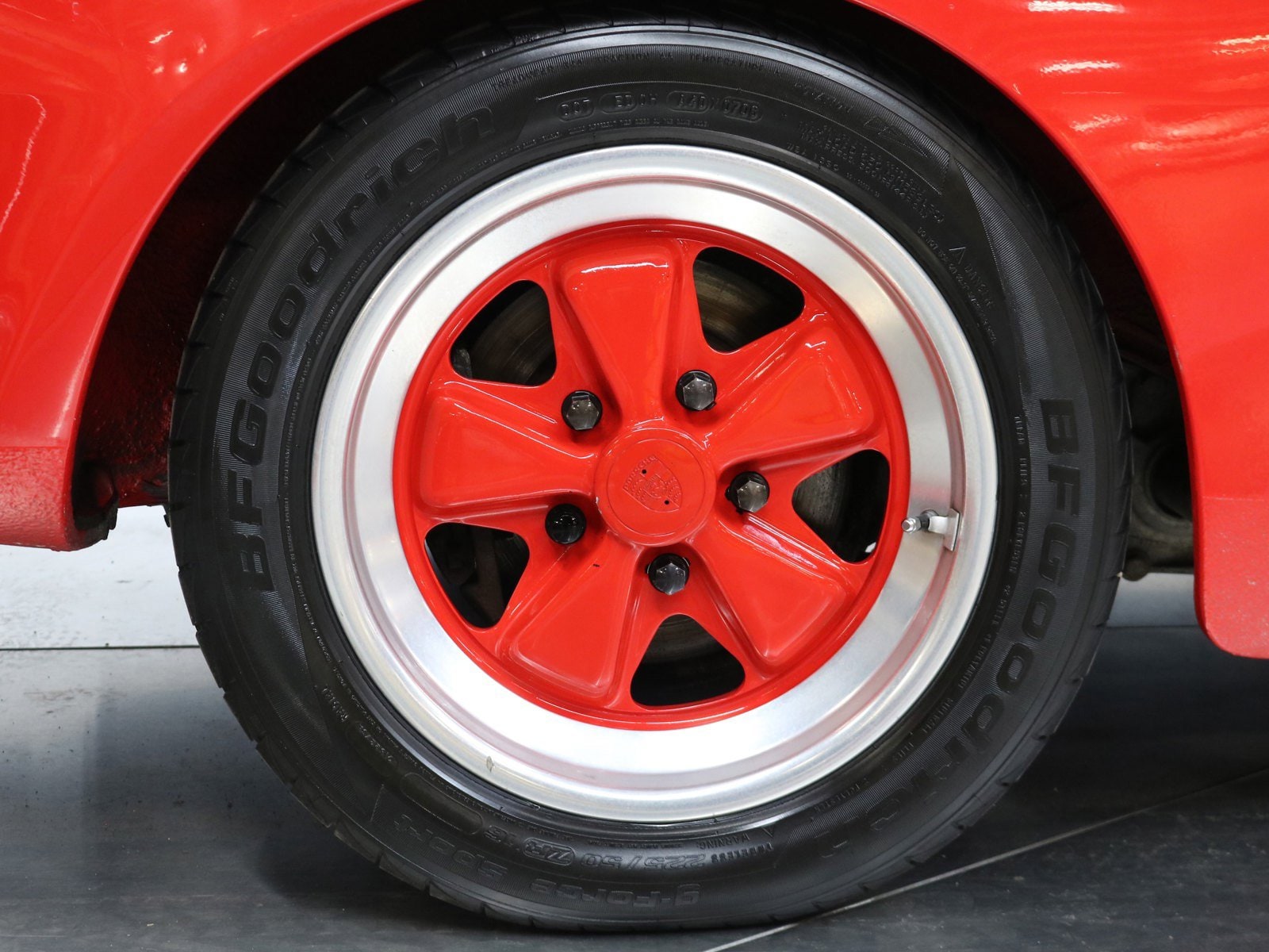 1986 Porsche 944 36