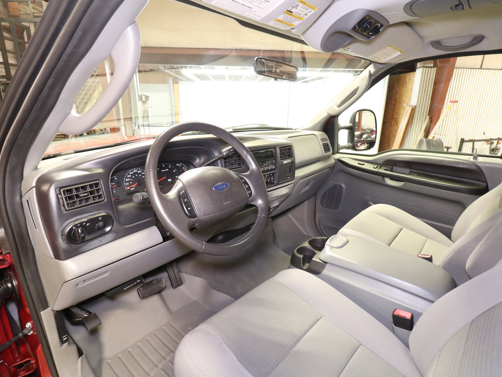 2005 Ford Excursion 9