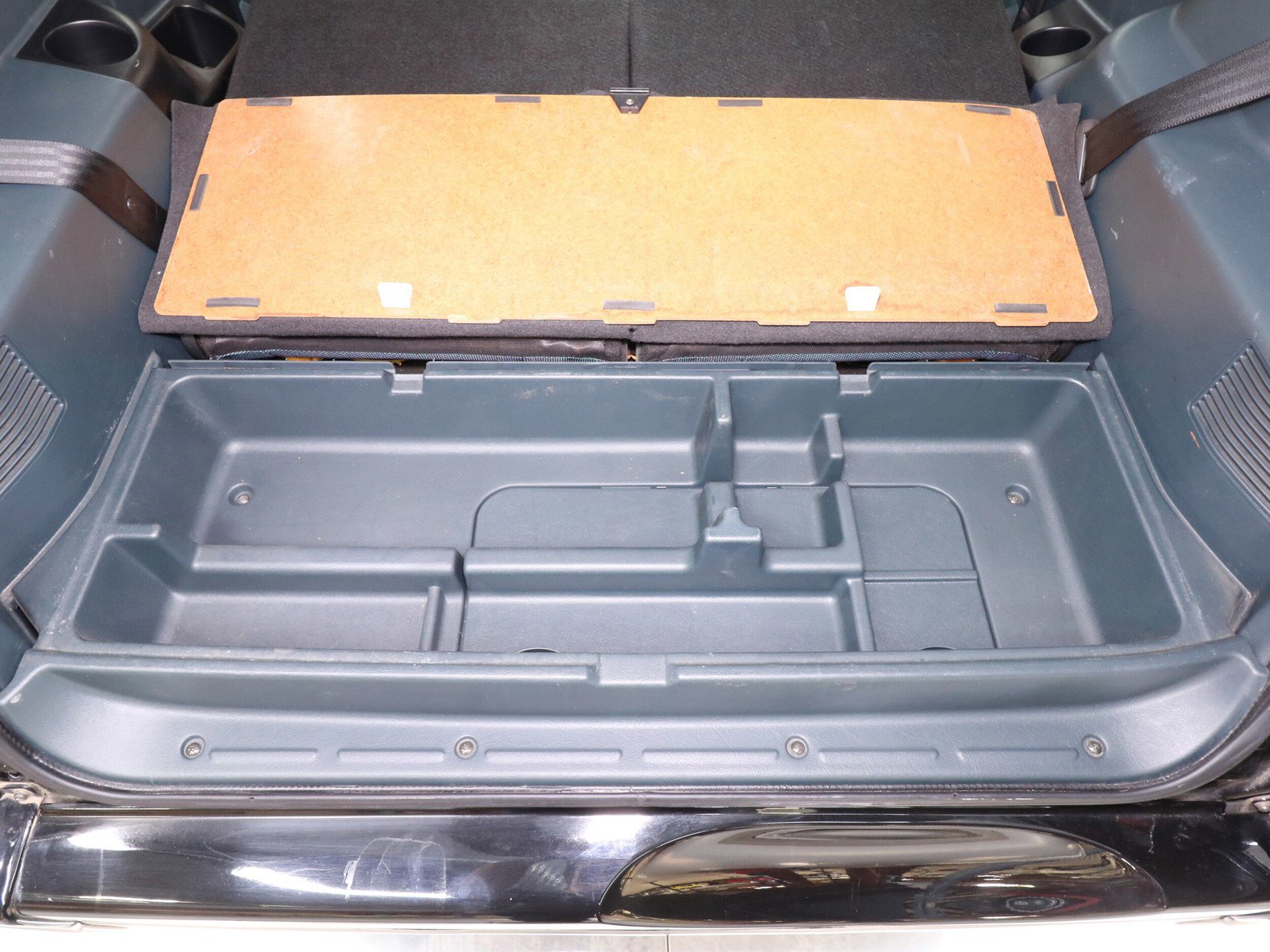 1999 Mitsubishi Pajero 29