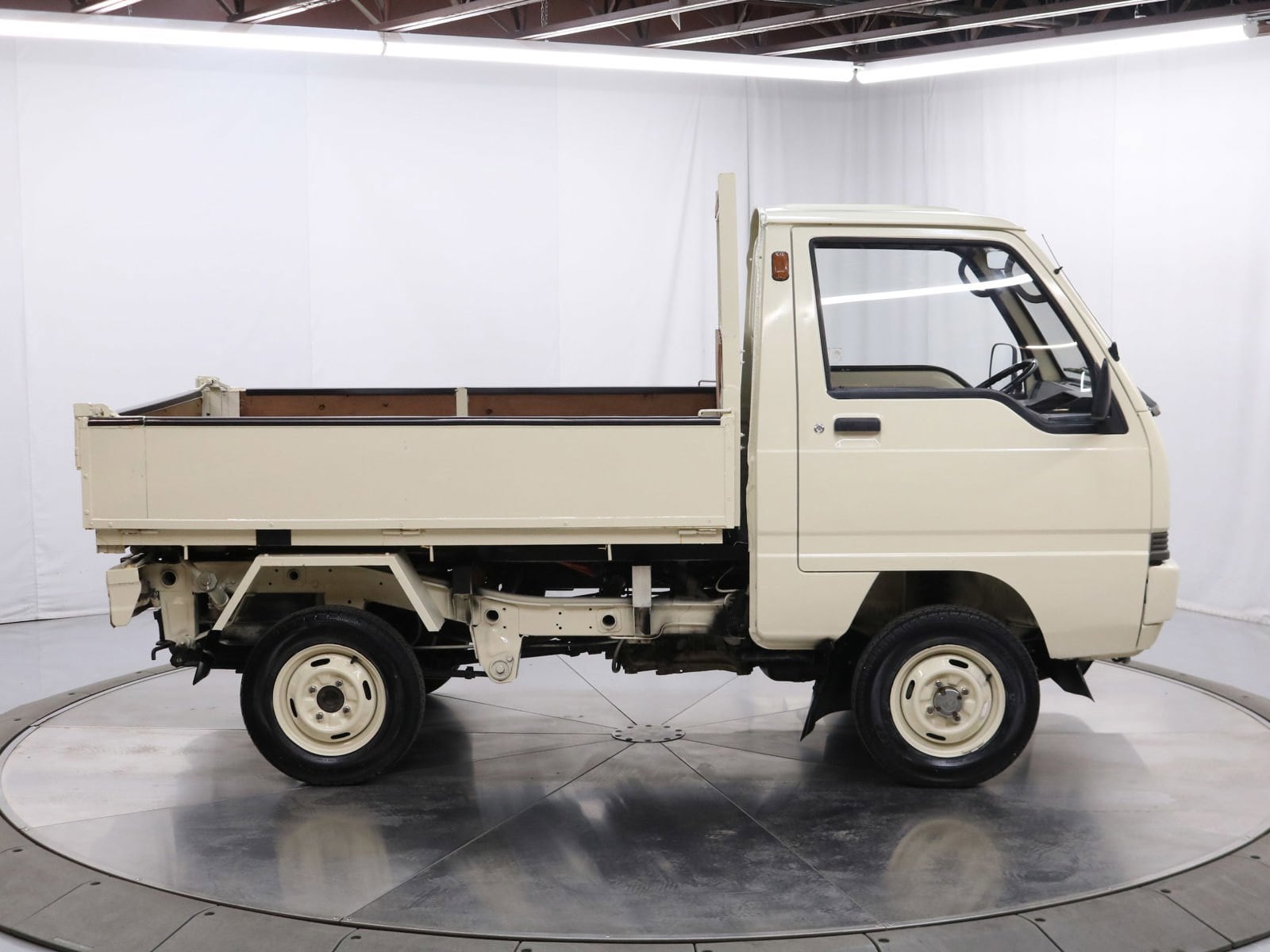 1989 Mitsubishi Minicab 7