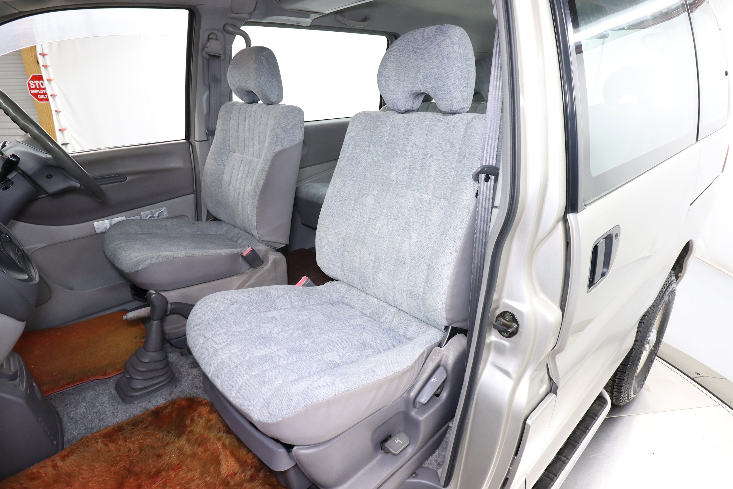 2000 Mitsubishi Delica 20