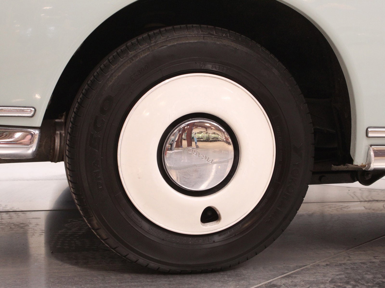 1991 Nissan Figaro 28