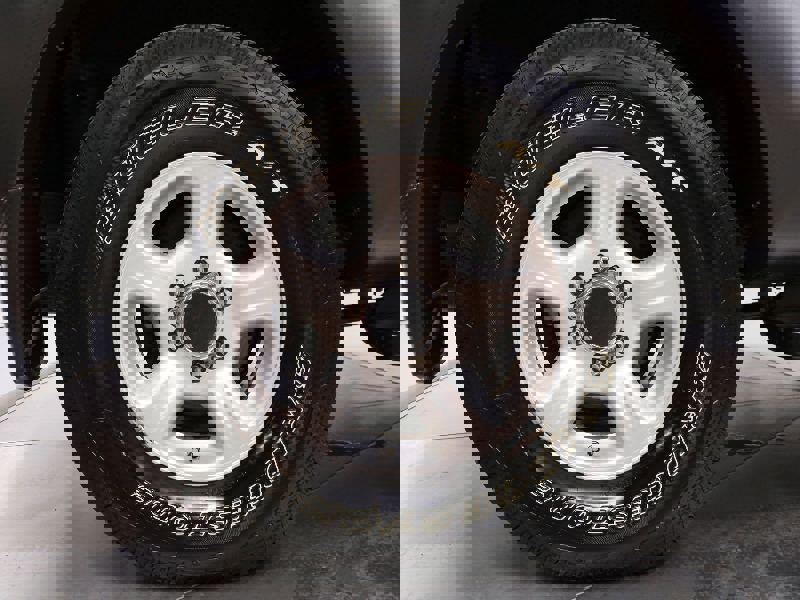 1997 Isuzu Vehicross 28