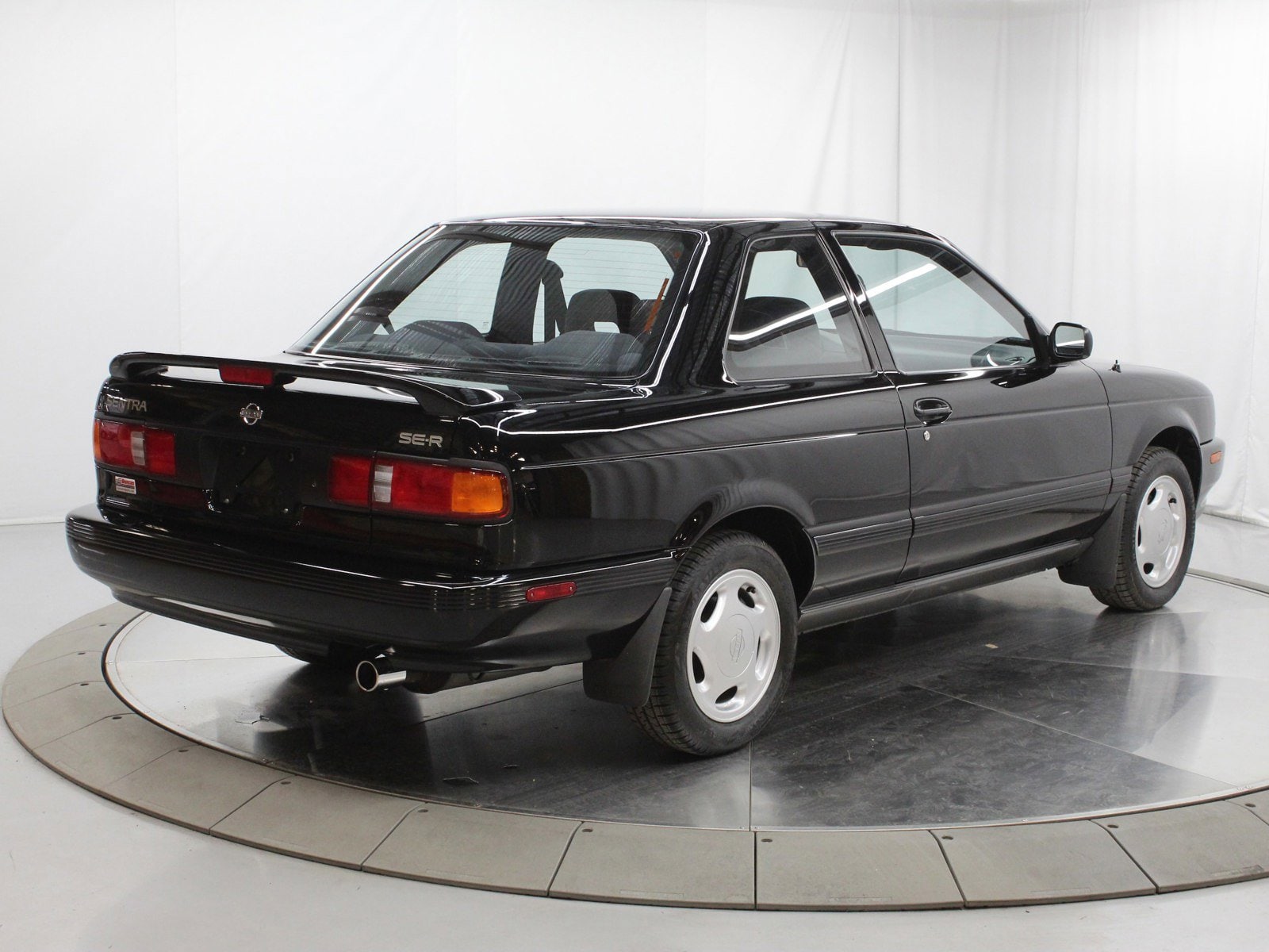 1992 Nissan Sentra 9