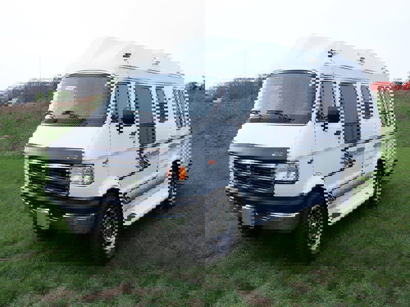 1996 Dodge Ram Van 2
